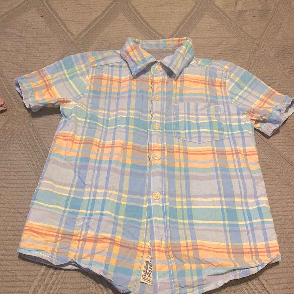 Button down cotton shirt with a collar